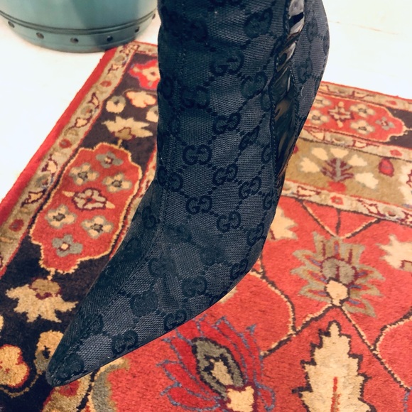 Gucci Shoes - 100% Authentic, timeless Gucci boots. These will never go out of style. Size 7.